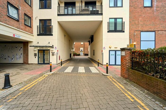 Parking/garage To Rent In Charter Quay, Kingston, Kingston Upon Thames, KT1