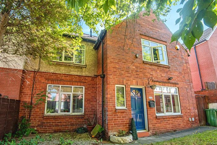 3 Bedroom Semi-Detached House For Sale In Fryston Road, Castleford, WF10