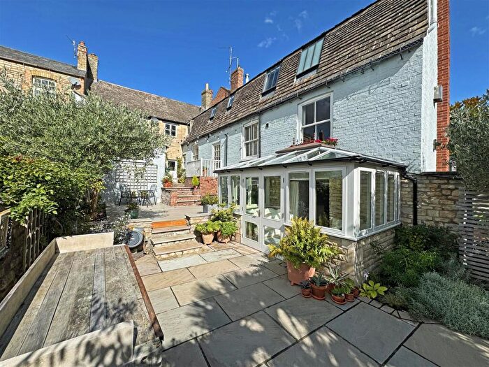 5 Bedroom Town House For Sale In St. Leonards Street, Stamford, PE9