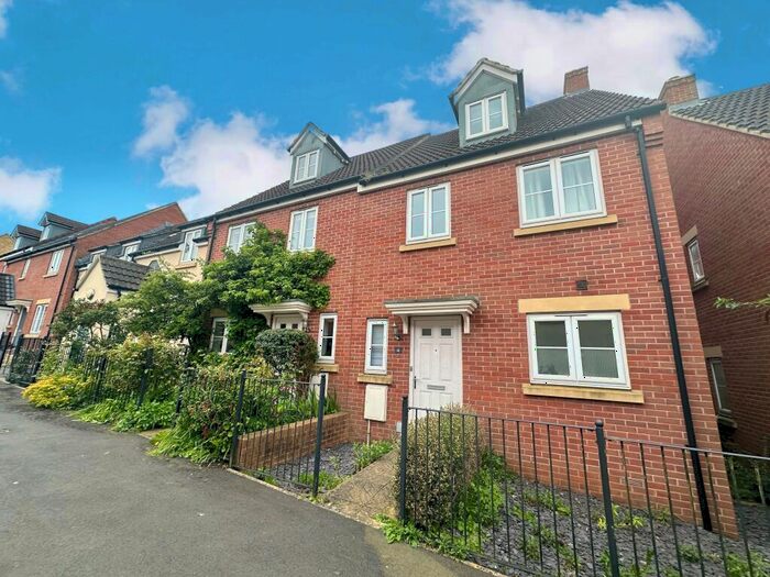 3 Bedroom House To Rent In Coppice Close, Chippenham, SN15