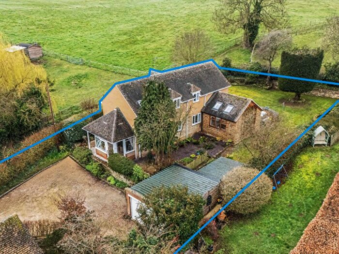 4 Bedroom Detached House For Sale In Sibford Road, Epwell, OX15