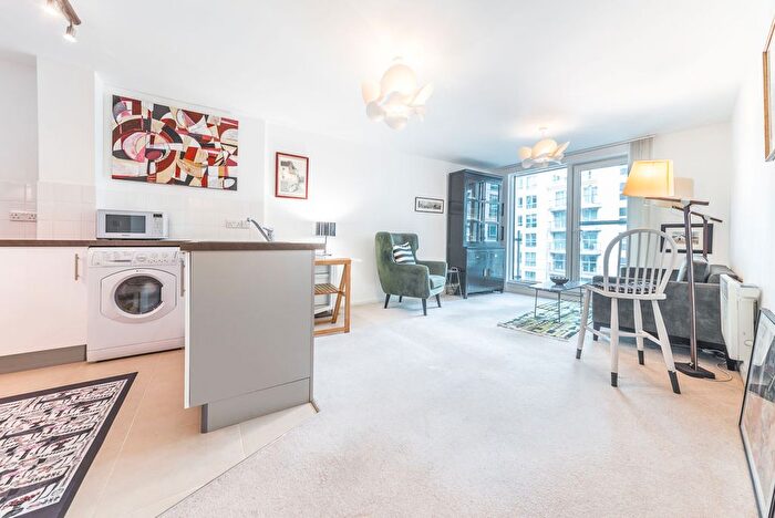 1 Bedroom Flat To Rent In Admiral House, Vauxhall, London, SW8