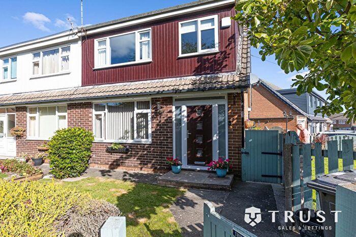 3 Bedroom Semi-detached House For Sale In Norristhorpe Avenue, Liversedge, WF15