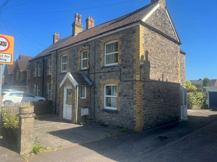 4 Bedroom Property To Rent In Station Road, Yate, Bristol, BS37