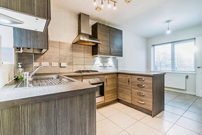 4 Bedroom Link Detached House To Rent In Mawson Road, Manchester, M13