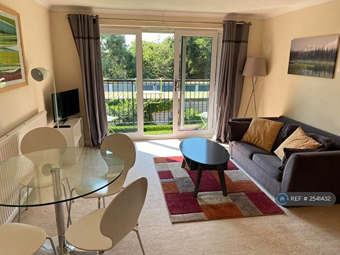 2 Bedroom Flat To Rent In The Firs, Oxford, OX2