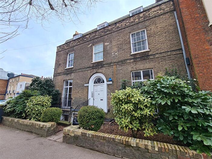 Studio To Rent In Flat, Newmarket Road, Cambridge, CB5