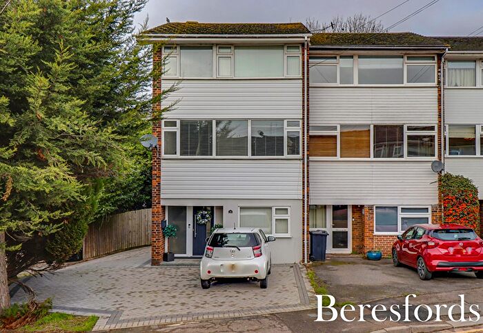 4 Bedroom End Terrace House For Sale In River Road, Brentwood, CM14