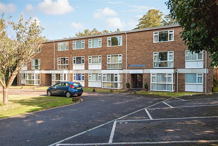 2 Bedroom Flat For Sale In The Grove, Epsom, KT17