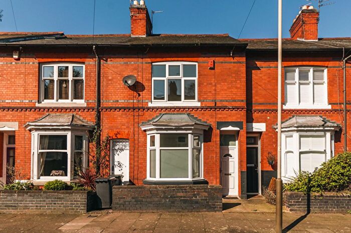 3 Bedroom Terraced House For Sale In Dulverton Road, Leicester, LE3