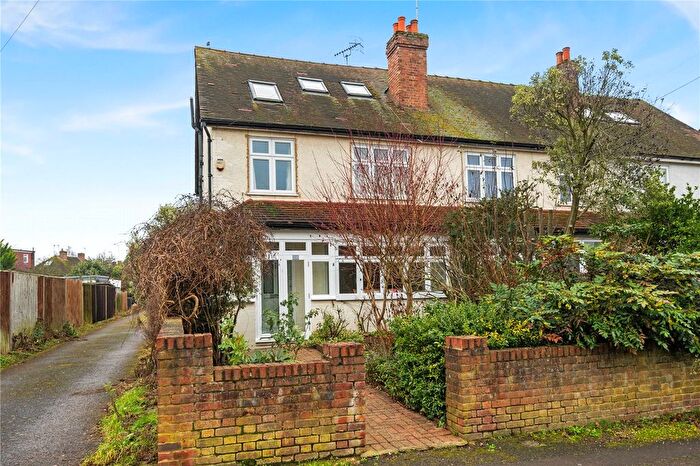 4 Bedroom End Of Terrace House To Rent In Park Road, Kingston Upon Thames, KT2