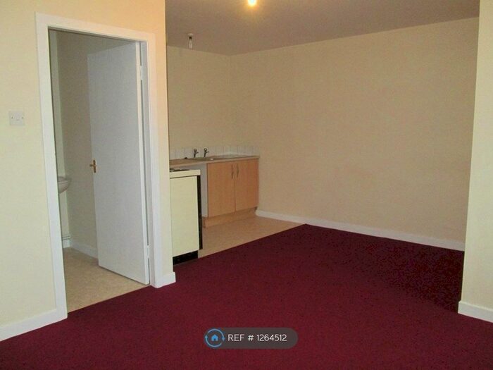 Studio To Rent In Afton Road, Stevenston KA20