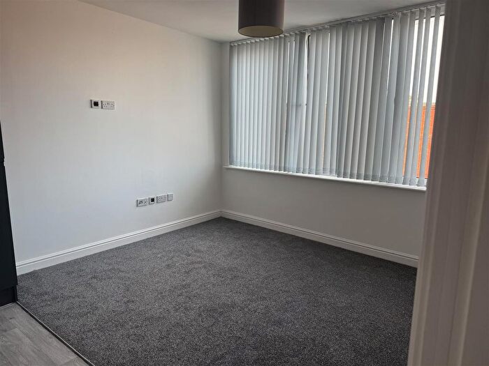 2 Bedroom Flat To Rent In Flat, Birchen House, Canning Street, Birkenhead, CH41