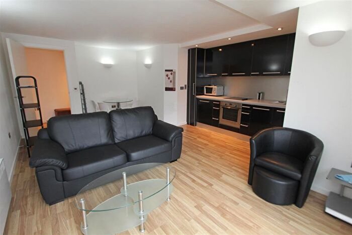 2 Bedroom Flat To Rent In West Point, Wellington Street, LS1