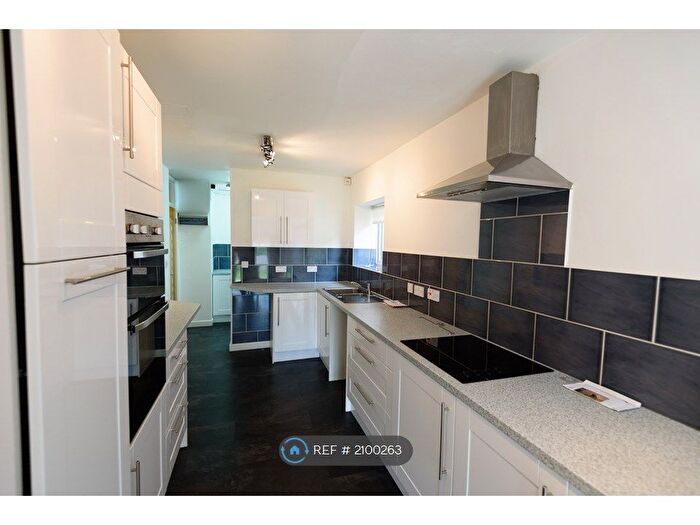 5 Bedroom Detached House To Rent In Wheeler Avenue, Swindon, SN2