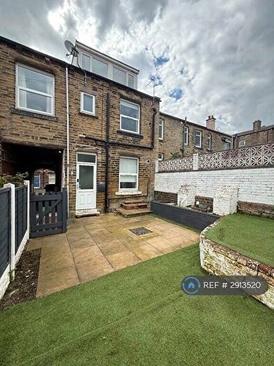 3 Bedroom Terraced House To Rent In Brooke St, Cleckheaton, BD19
