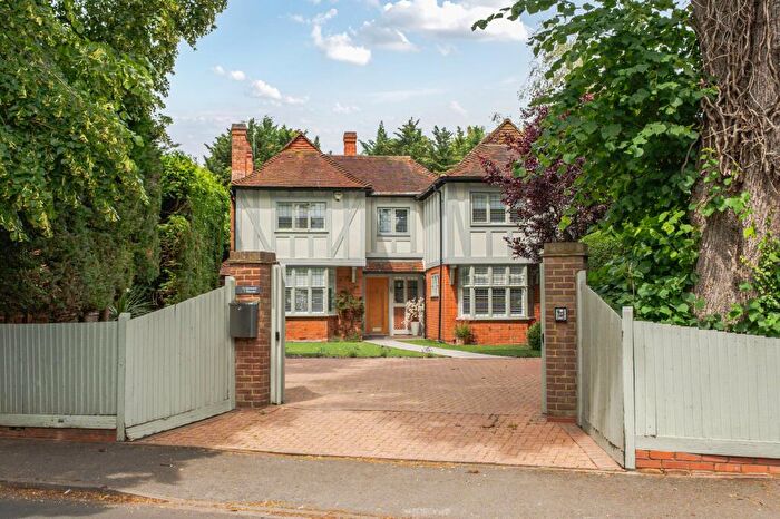 5 Bedroom Detached House For Sale In Altwood Road, Maidenhead, SL6