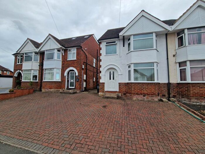 4 Bedroom Semi-Detached House To Rent In The Close, Leamington Spa, CV31