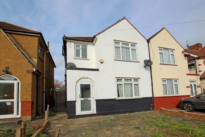 3 Bedroom Property To Rent In Heath Road, Hounslow, TW3