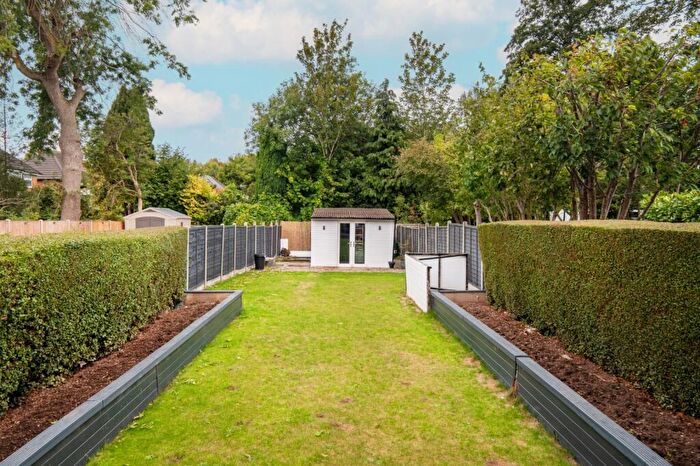 4 Bedroom Semi-Detached House For Sale In Valley Road, Solihull, West Midlands, B92