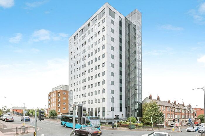 2 Bedroom Flat For Sale In Southchurch Avenue, Southend-On-Sea, Essex, SS1