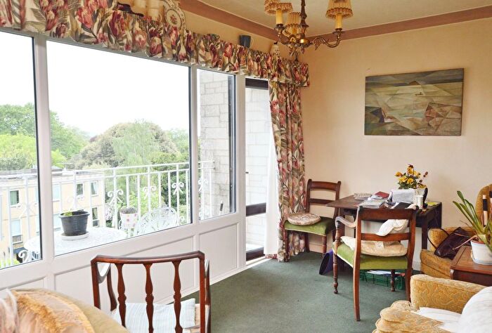 2 Bedroom Flat For Sale In East Approach Drive, Pittville, Cheltenham, GL52