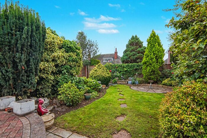 3 Bedroom Semi-Detached Bungalow For Sale In Upper Eastern Green Lane, Coventry, CV5