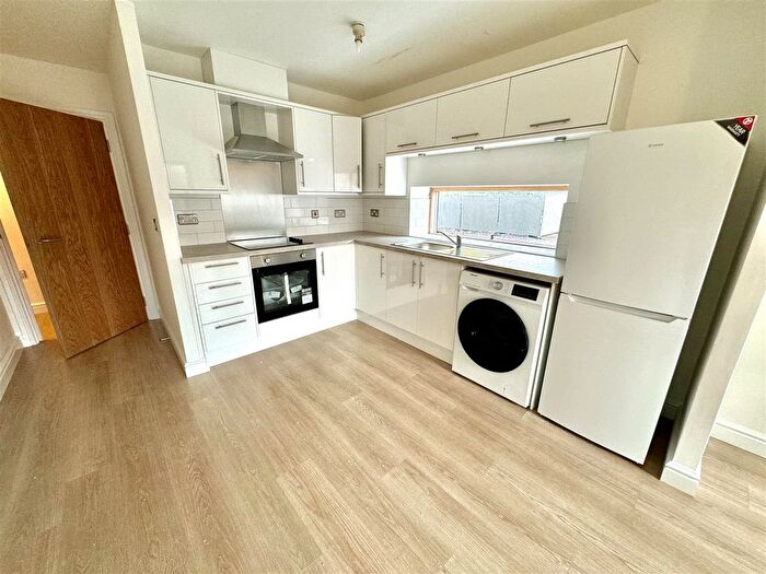 1 Bedroom Flat To Rent In Camlough Walk, Chesterfield, S41