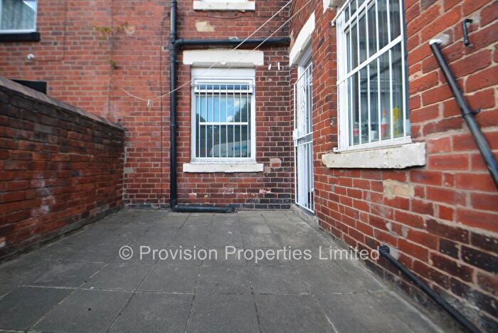 6 Bedroom End Of Terrace House To Rent In Woodsley Road, Hyde Park, Leeds, LS3