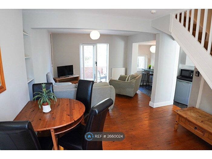 3 Bedroom Semi-detached House To Rent In Eagle Cottages, Exeter, EX4