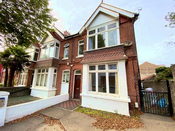 1 Bedroom Flat To Rent In Ash Grove, Worthing, BN11