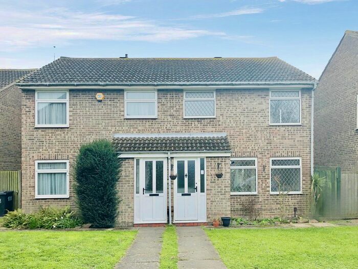 3 Bedroom Semi-Detached House To Rent In Leas Drive, Iver, SL0