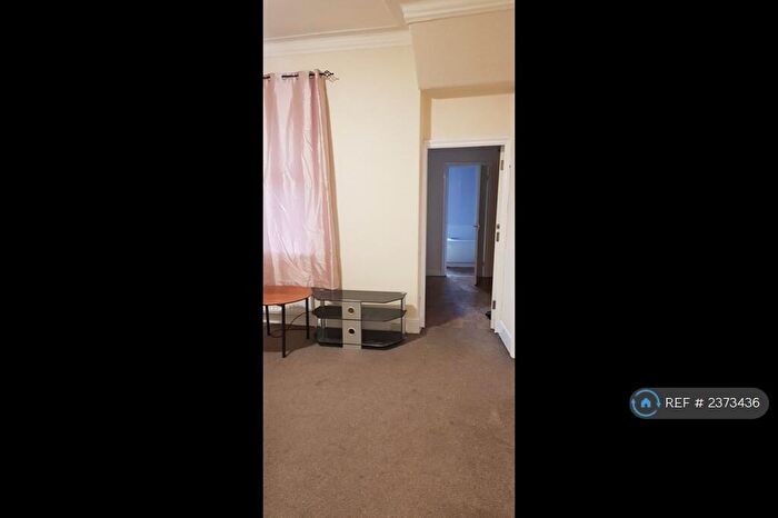 2 Bedroom Flat To Rent In Warton Terrace, Newcastle Upon Tyne, NE6