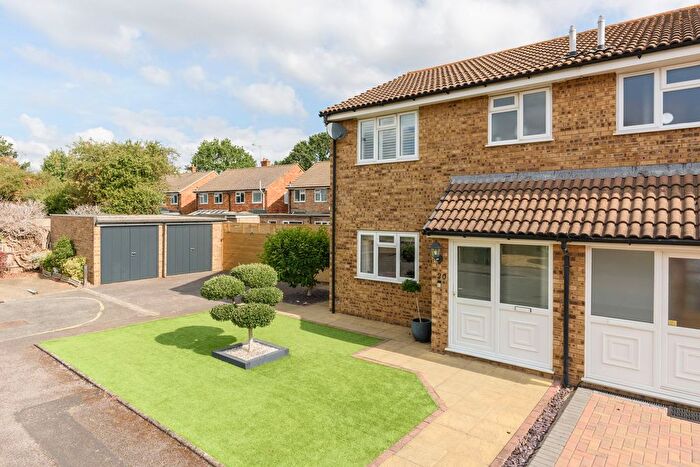 3 Bedroom Semi-Detached House For Sale In Russet Close, Hersham, KT12
