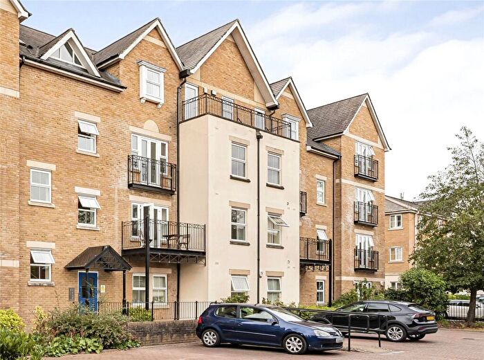 2 Bedroom Apartment For Sale In Elizabeth Jennings Way, Waterways, OX2