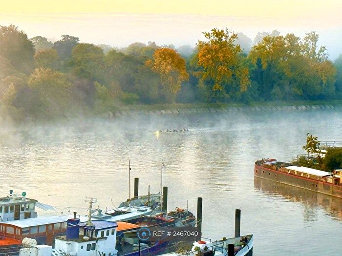 2 Bedroom Flat To Rent In Lighterage Court, Brentford, TW8