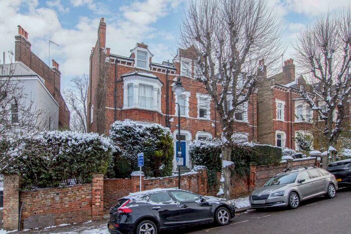 2 Bedroom Flat To Rent In Cromwell Avenue, Highgate, N6