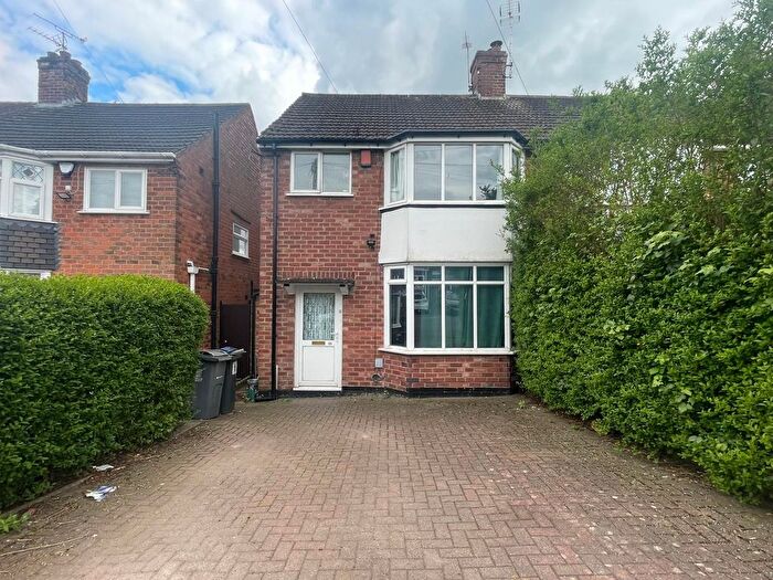 3 Bedroom Semi Detached House To Rent In Mayswood Grove, Birmingham, B32