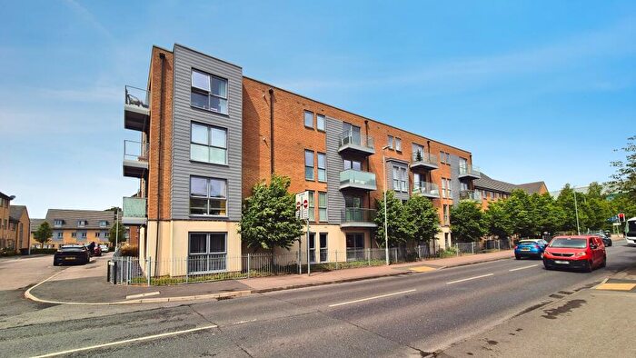2 Bedroom Flat To Rent In College Drive, Dunstable, LU5
