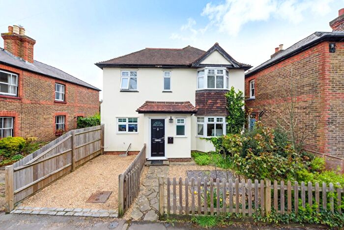 3 Bedroom Detached House To Rent In Anyards Road, Cobham, KT11