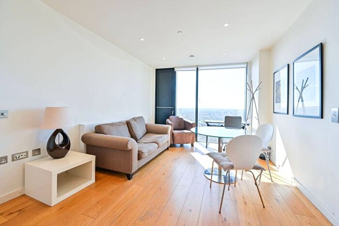 1 Bedroom Flat To Rent In Walworth Road, Elephant And Castle, London, SE1