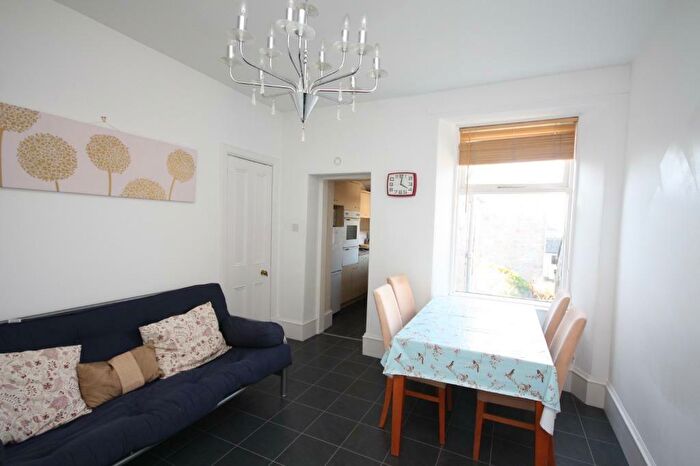 3 Bedroom Flat To Rent In Clifton Road, Aberdeen, AB24