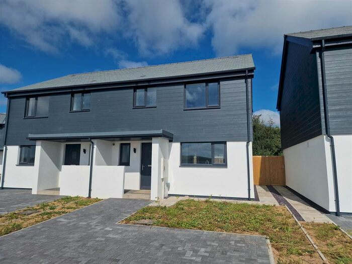 3 Bedroom Semi-Detached House To Rent In Trevemper, Newquay, TR8