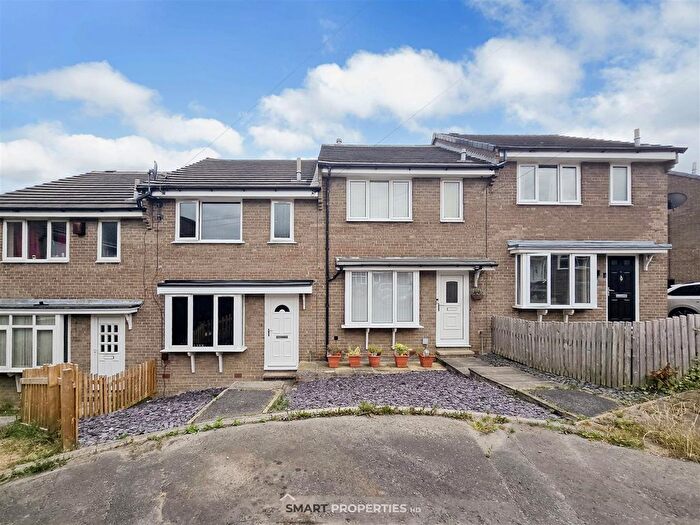 3 Bedroom Property For Sale In Thanes Close, Huddersfield, HD2