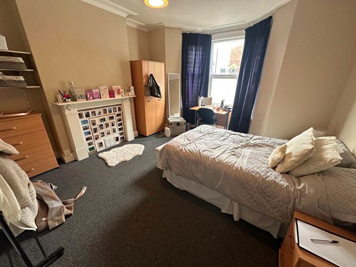 6 Bedroom House To Rent In Manor Road, Bristol, BS7