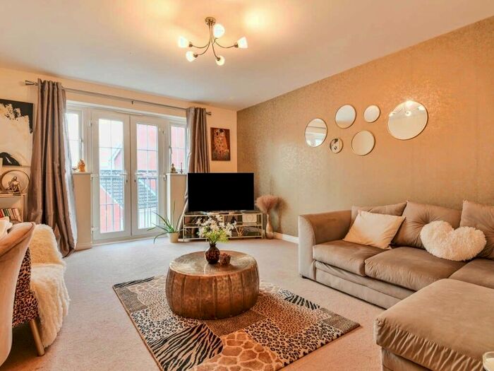 2 Bedroom Flat For Sale In Greenfields Gardens, Shrewsbury, SY1