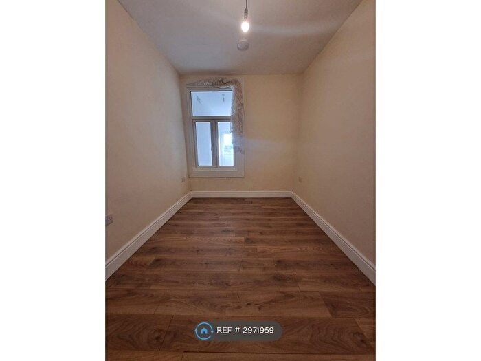 1 Bedroom Flat To Rent In Ilford Lane, Ilford, IG1
