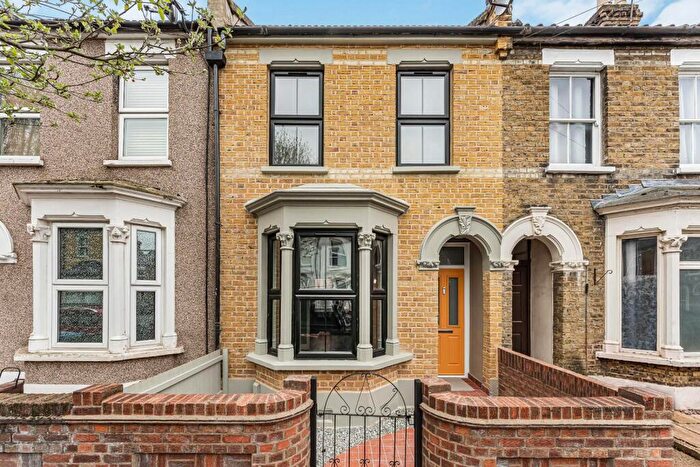 3 Bedroom Terraced House For Sale In Chichester Road, London, E11