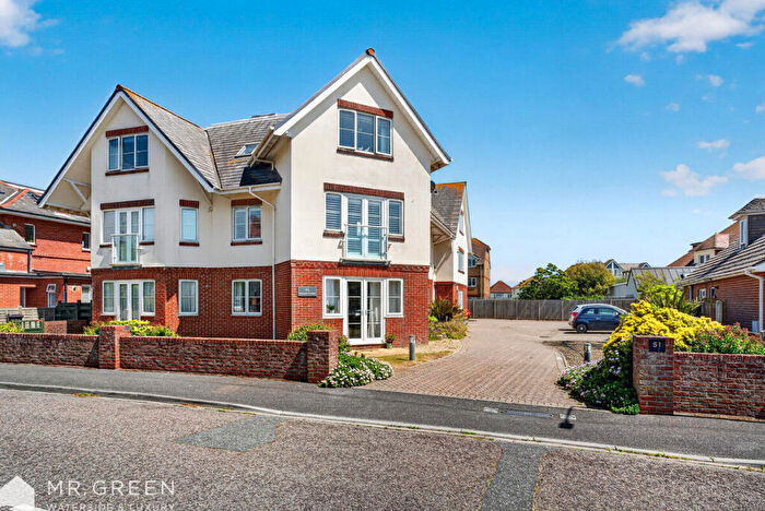 2 Bedroom Apartment For Sale In St Catharines Road, Bournemouth, BH6
