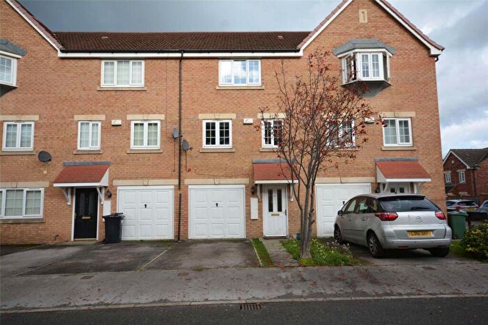 3 Bedroom House For Sale In Dunlop Avenue, Leeds, LS12